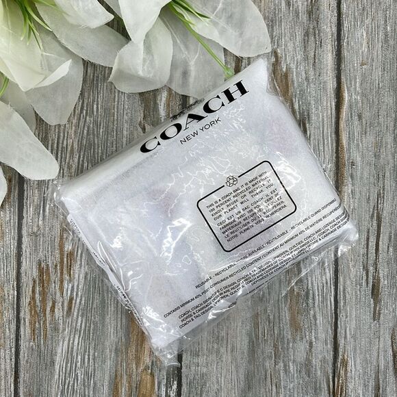 Coach Zip Card Case With Strawberry Print Wallet Bag Purse - Picture 7 of 10